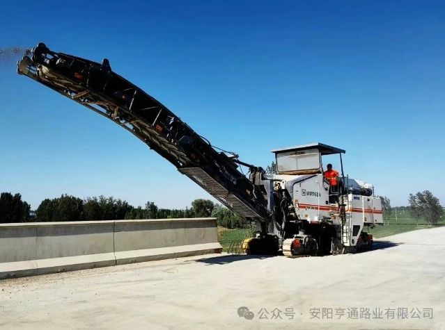 建设?迈进‖高温下的攻坚